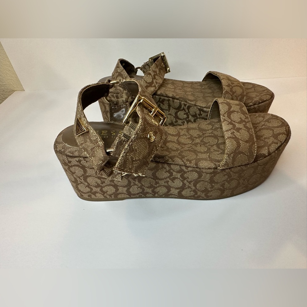 Guess Women's Brown Patterned Platform Sandals